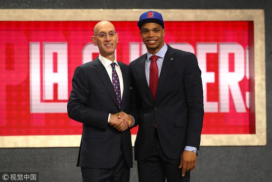 伊塞斯的两 伊塞斯的两