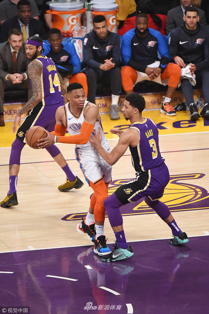 明显更为慎 明显更为慎