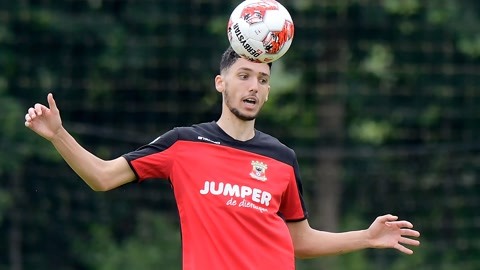 攻手段多样 攻手段多样